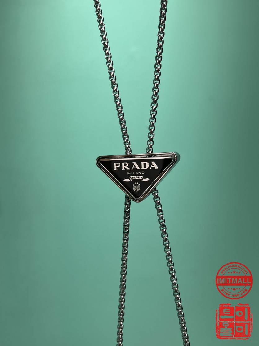 prada_xxxxx_big_00007.jpg