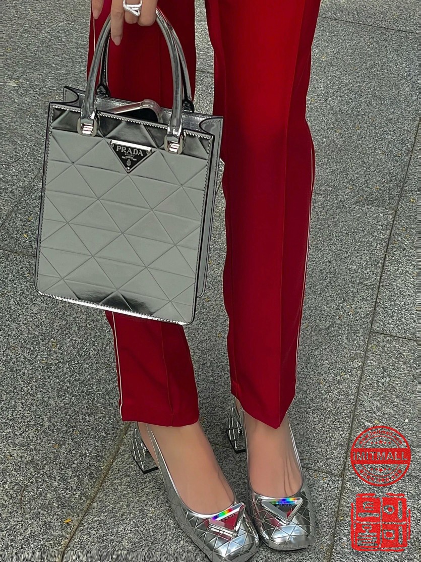 prada_xxxxx_big_00012.jpg