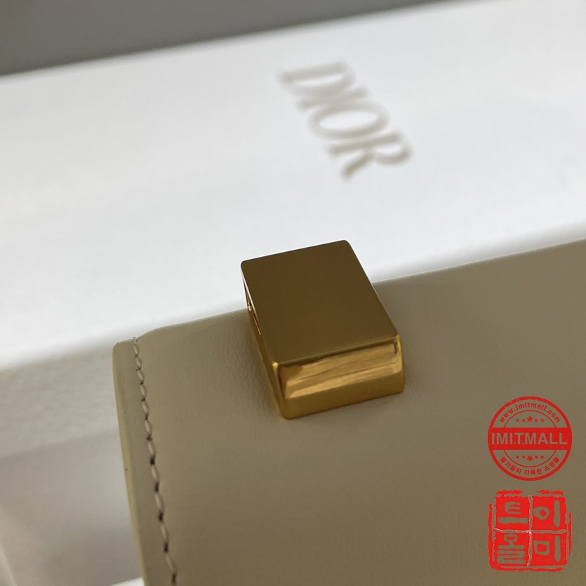 dior_xxxxx_big_00008.jpg