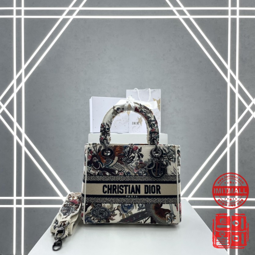 dior_xxxxx_big_00001.jpg