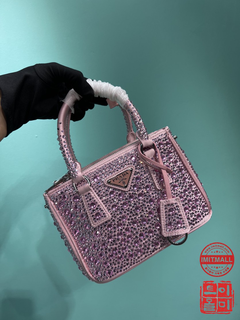 prada_xxxxx_big_00013.jpg