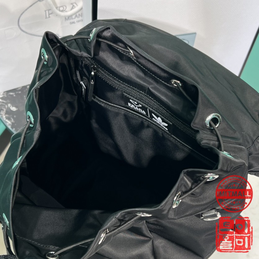 prada_xxxxx_big_00009.jpg