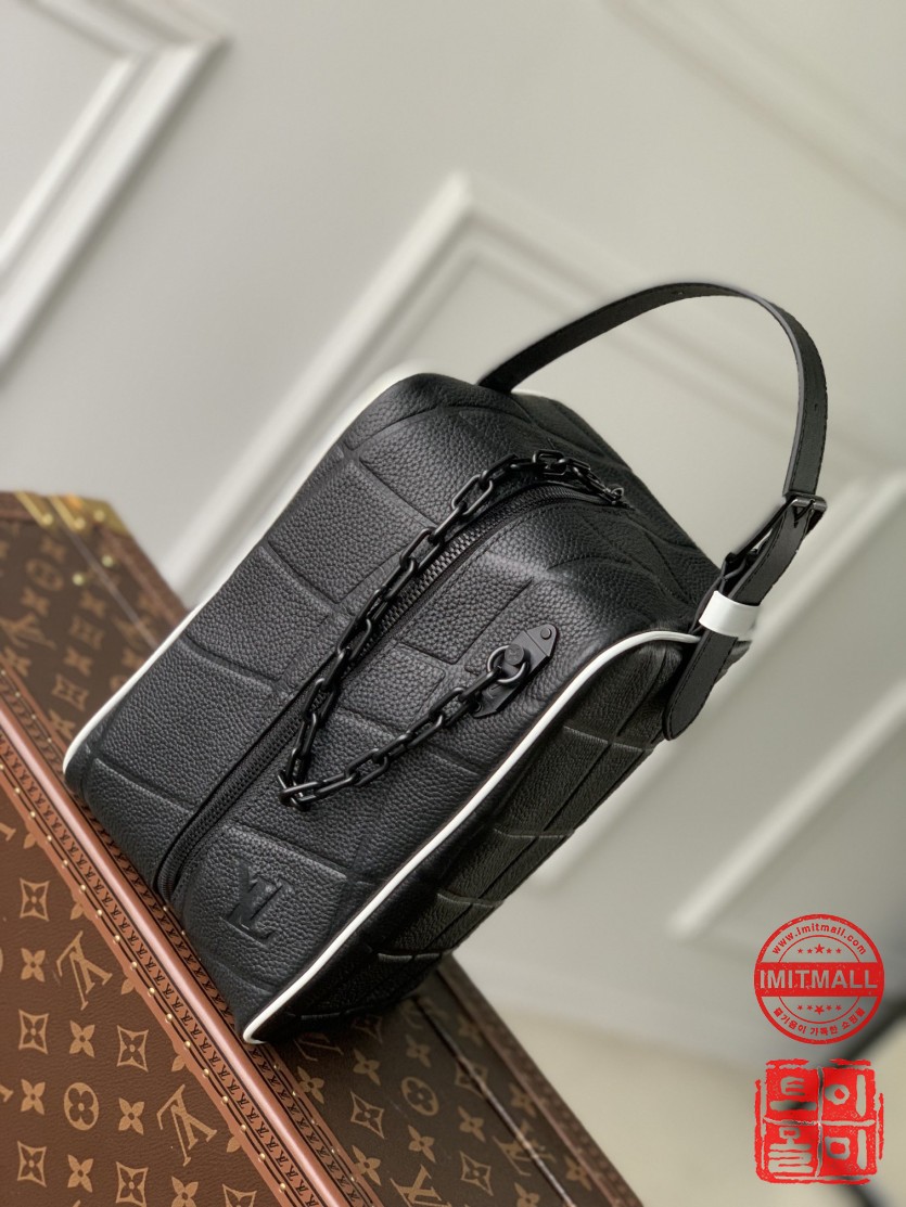 louis_vuitton_xxxxx_big_00002.jpg