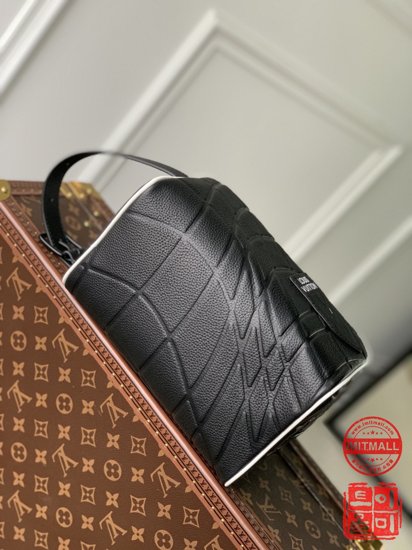 louis_vuitton_xxxxx_big_00003.jpg