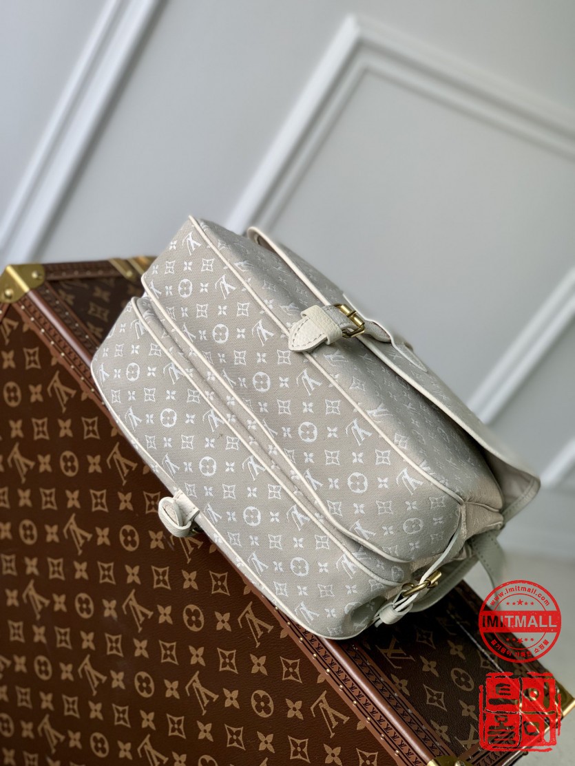louis_vuitton_xxxxx_big_00003.jpg