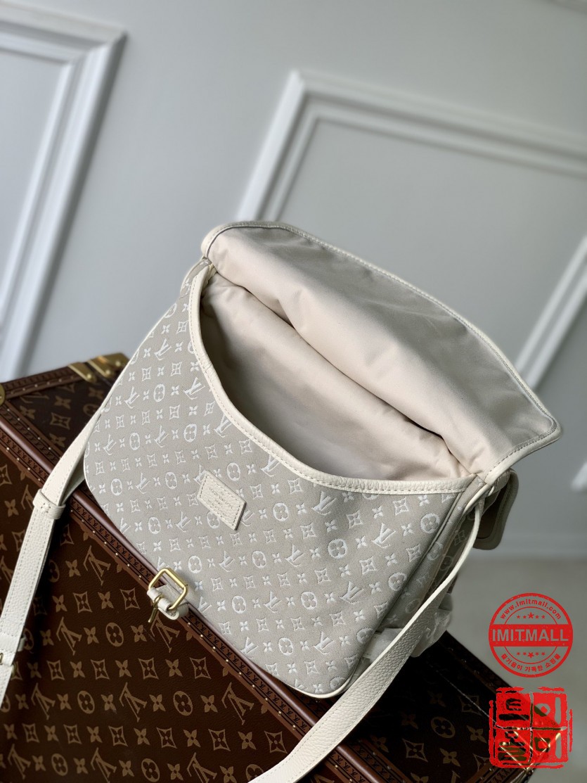 louis_vuitton_xxxxx_big_00008.jpg