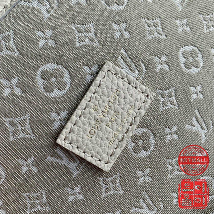 louis_vuitton_xxxxx_big_00009.jpg