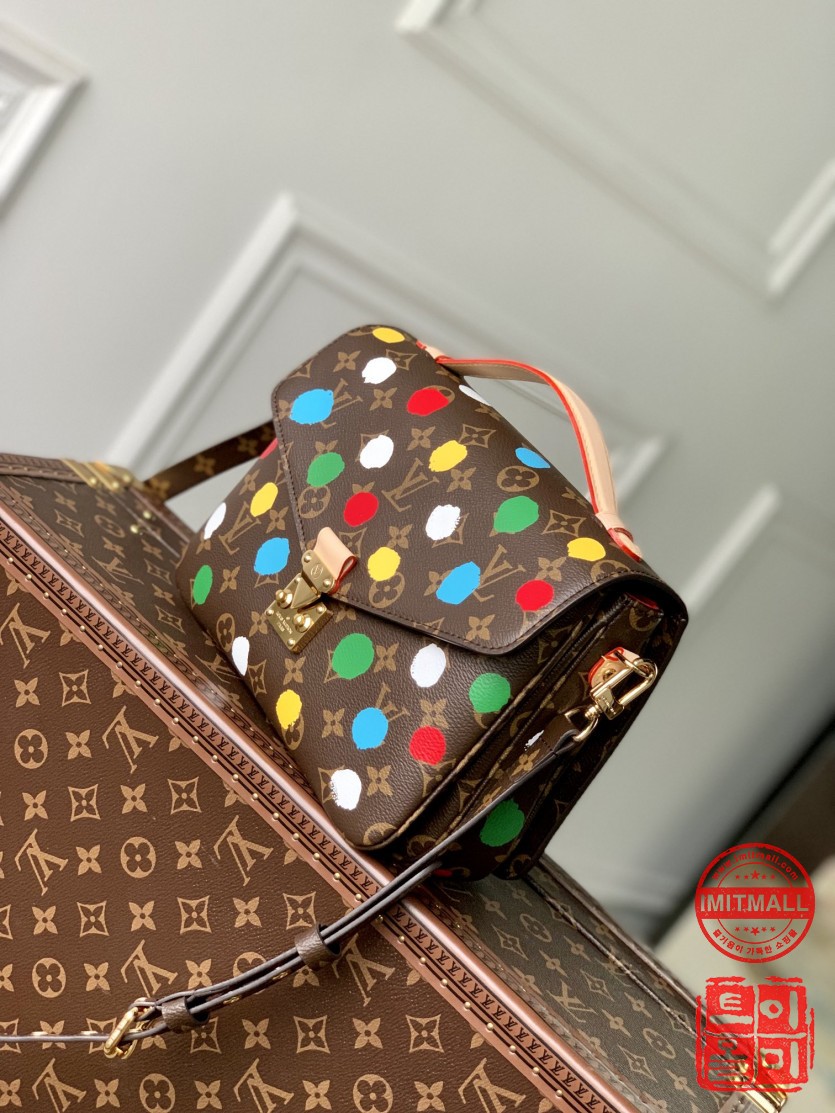 louis_vuitton_xxxxx_big_00002.jpg