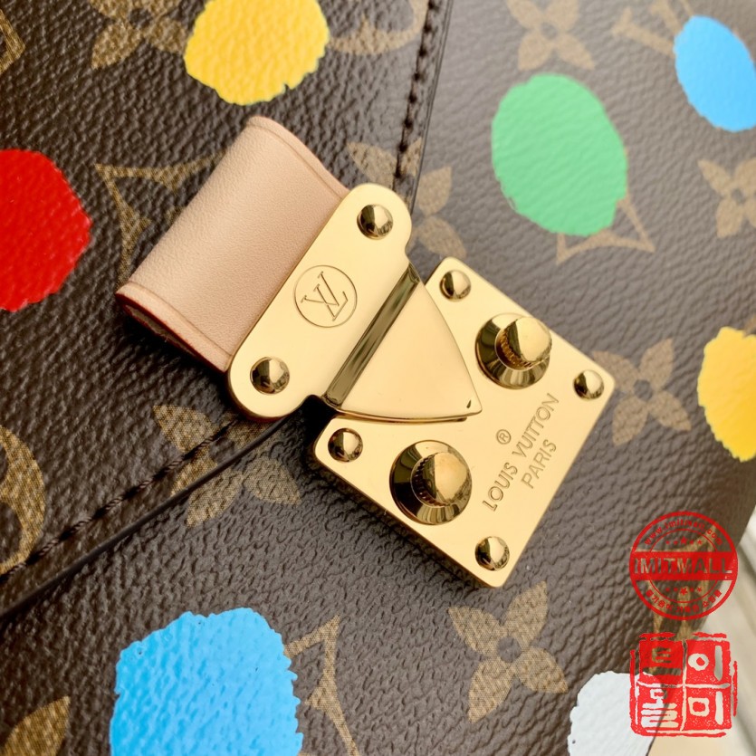 louis_vuitton_xxxxx_big_00005.jpg