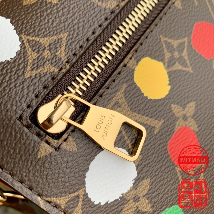 louis_vuitton_xxxxx_big_00006.jpg