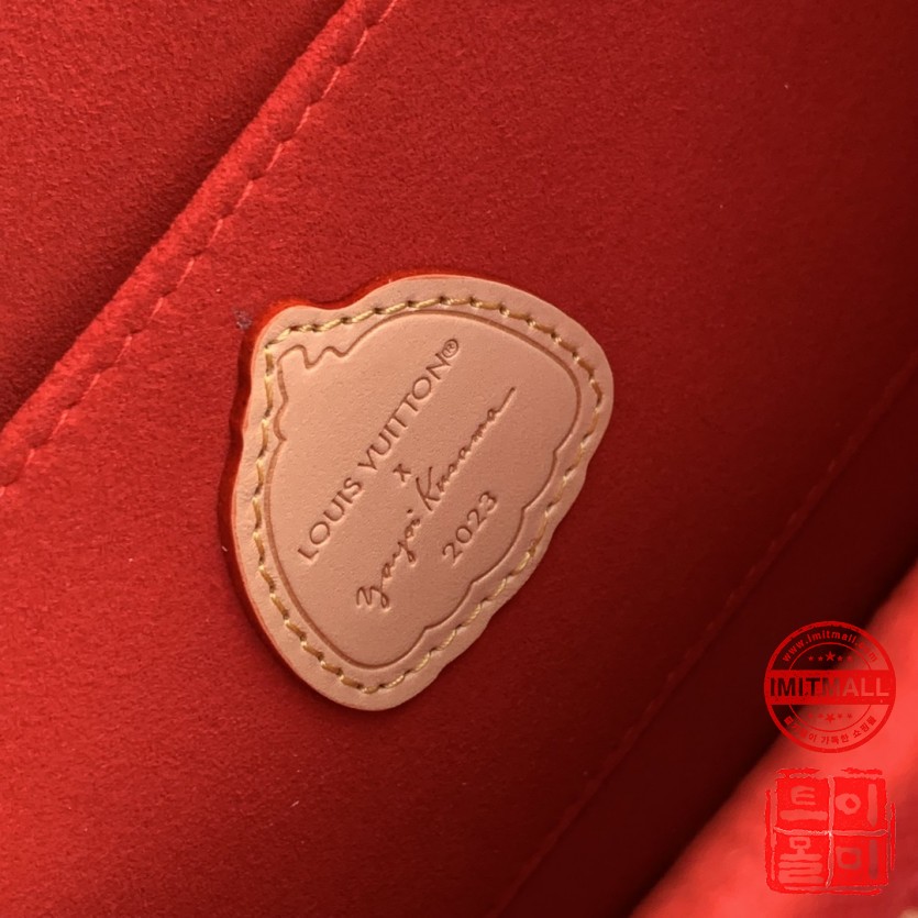 louis_vuitton_xxxxx_big_00009.jpg