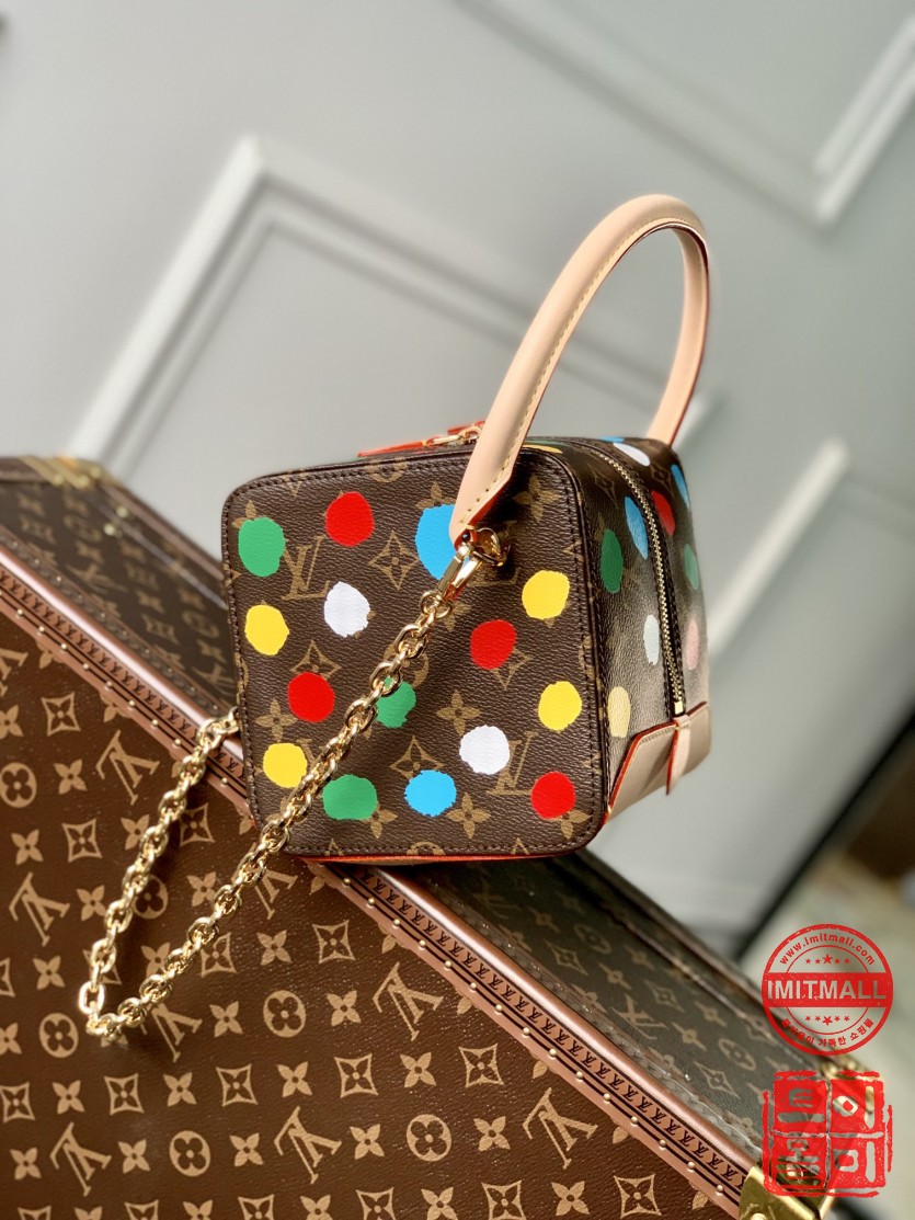 louis_vuitton_xxxxx_big_00001.jpg