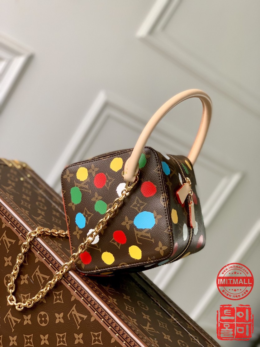 louis_vuitton_xxxxx_big_00002.jpg