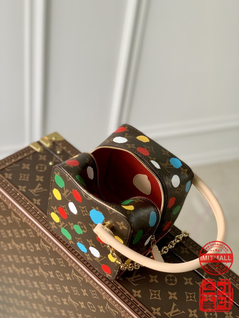 louis_vuitton_xxxxx_big_00007.jpg