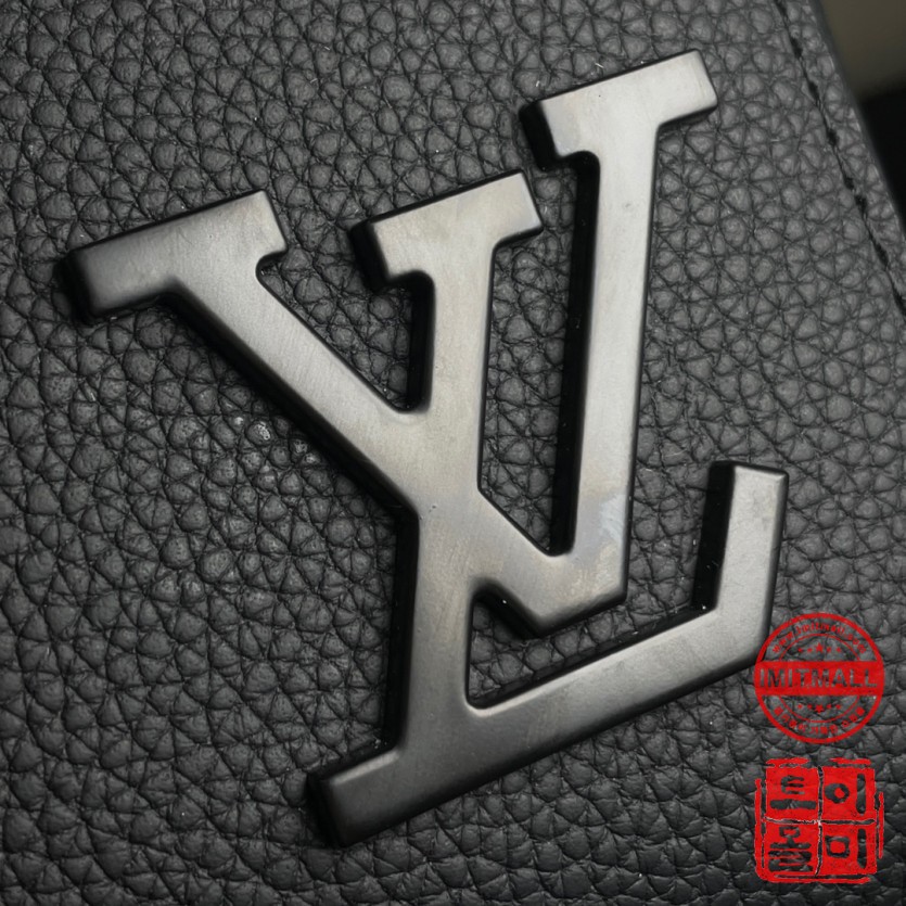 louis_vuitton_xxxxx_big_00009.jpg