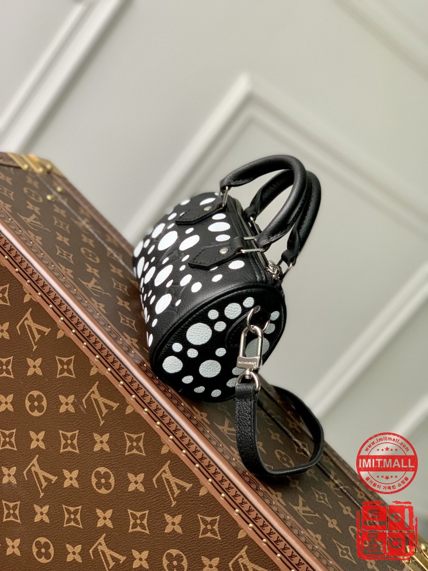 louis_vuitton_xxxxx_big_00003.jpg