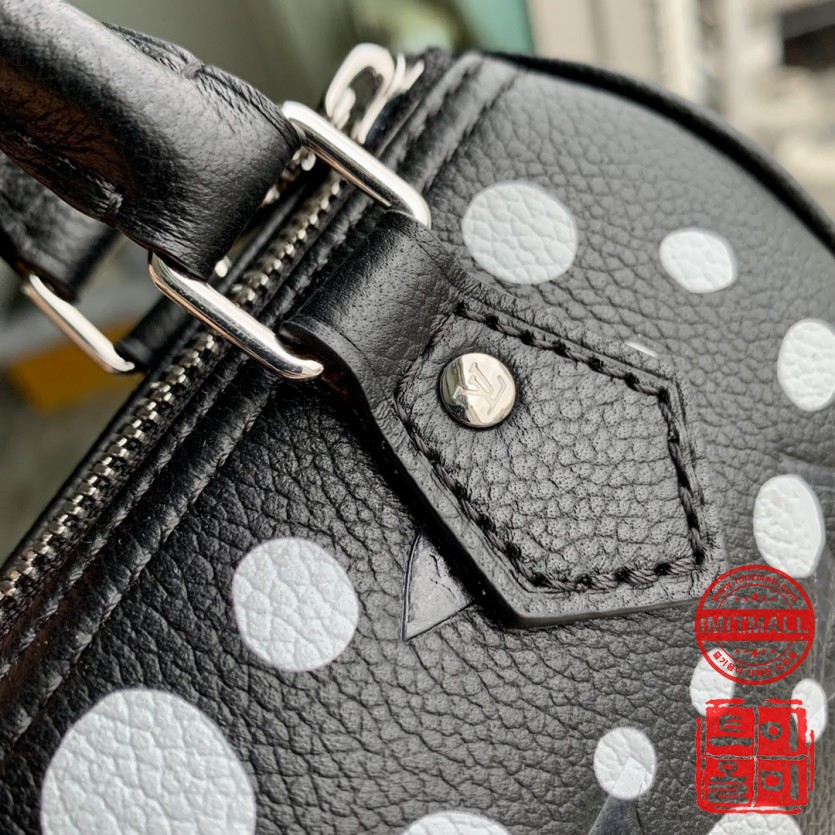 louis_vuitton_xxxxx_big_00006.jpg