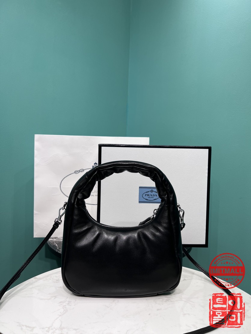 prada_xxxxx_big_00003.jpg