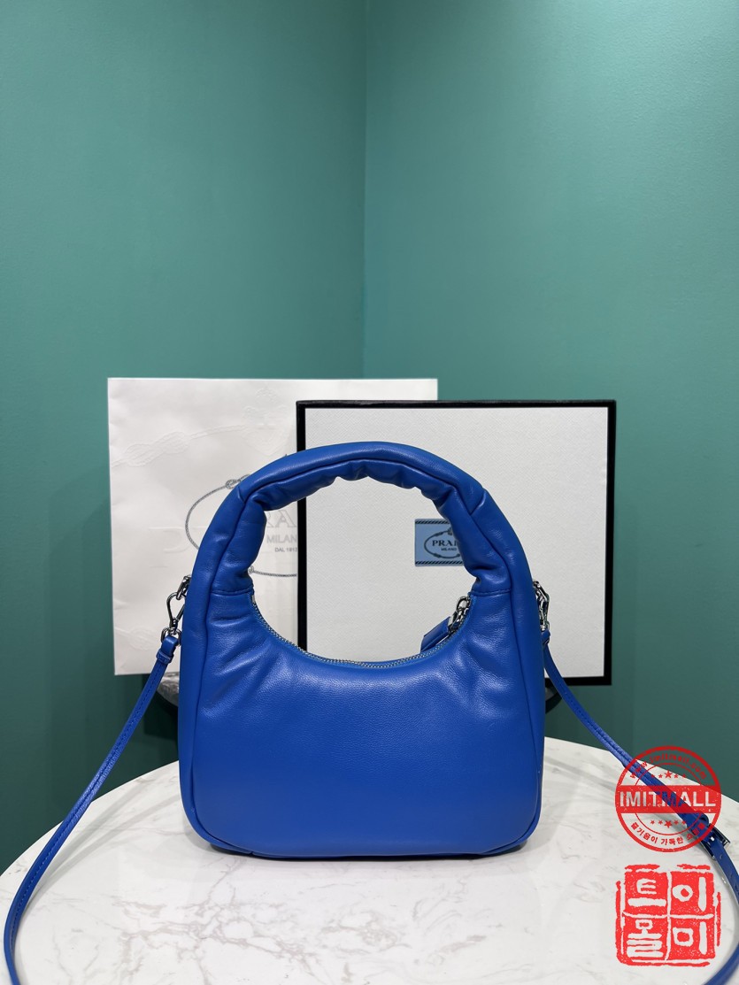 prada_xxxxx_big_00003.jpg