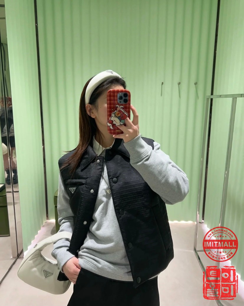 prada_xxxxx_big_00015.jpg