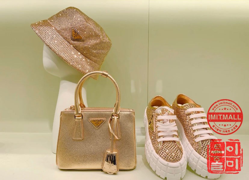 prada_xxxxx_big_00012.jpg