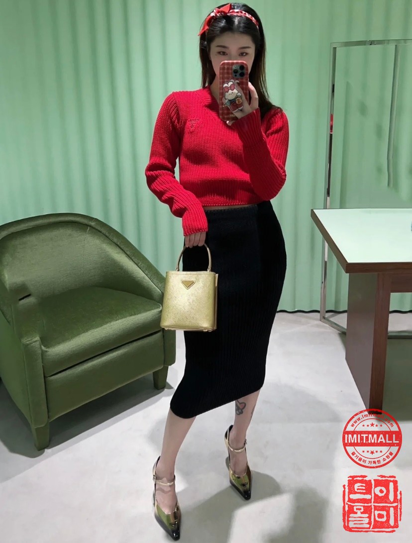 prada_xxxxx_big_00010.jpg