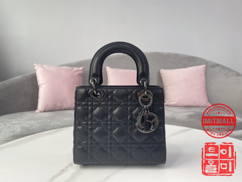 dior_xxxxx_big_00002.jpg