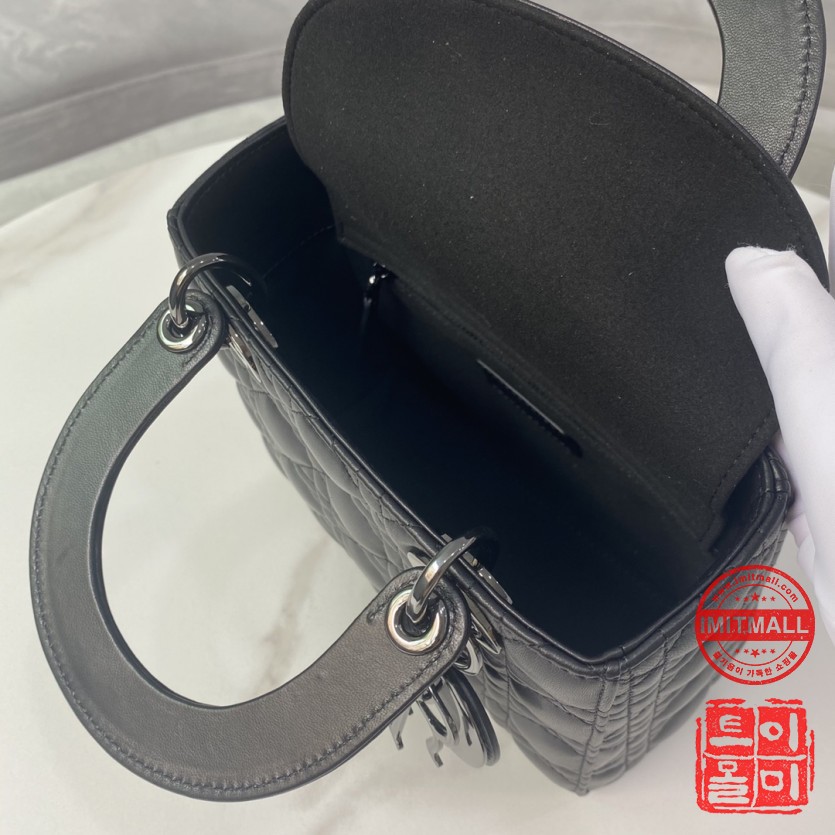 dior_xxxxx_big_00007.jpg