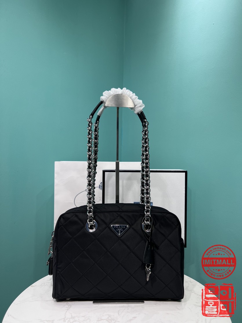 prada_xxxxx_big_00001.jpg