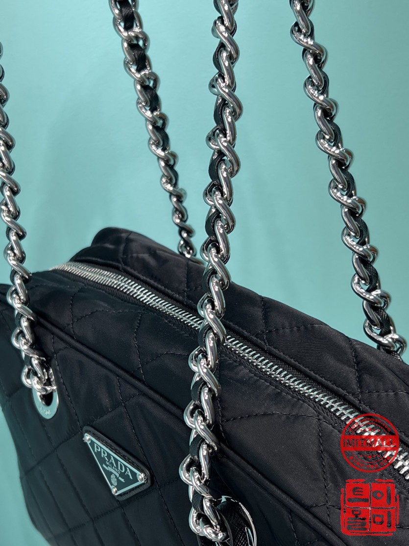 prada_xxxxx_big_00007.jpg
