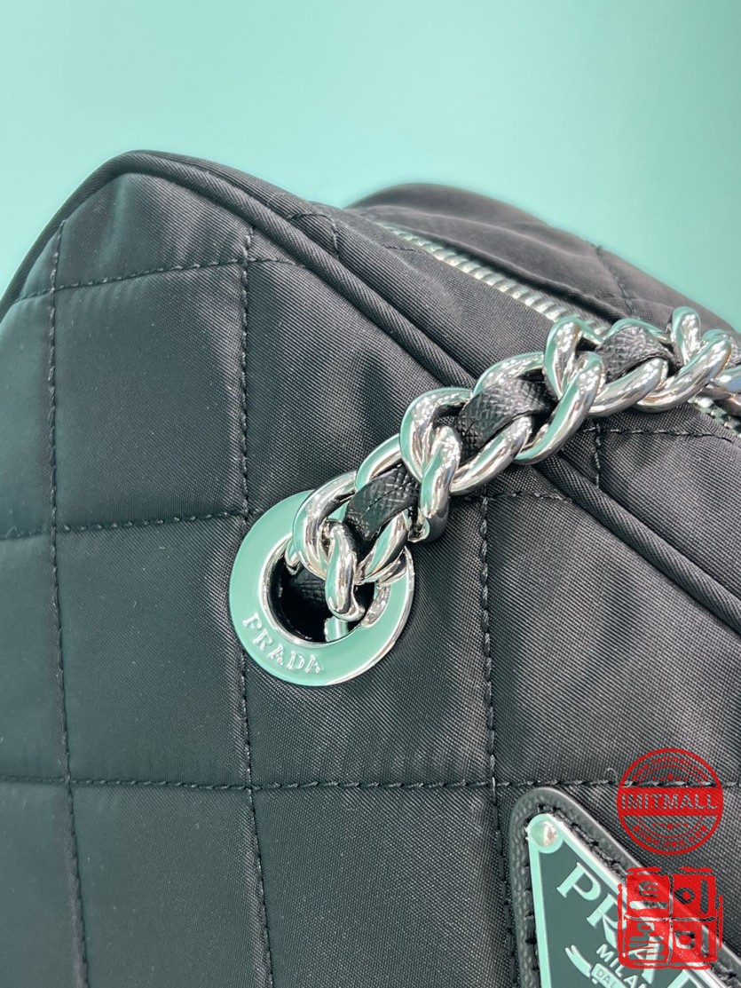 prada_xxxxx_big_00010.jpg