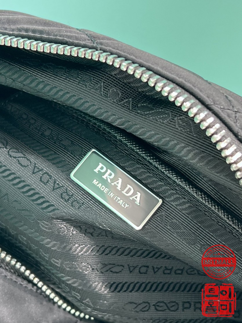 prada_xxxxx_big_00013.jpg