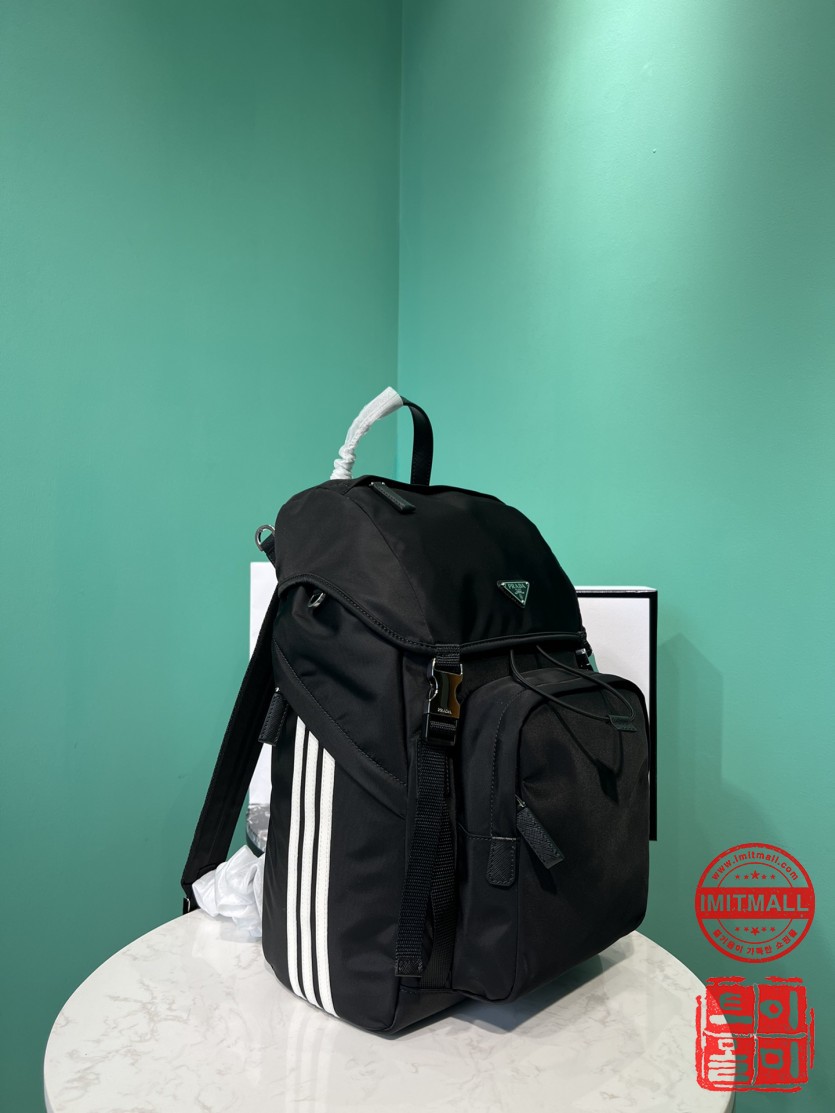 prada_xxxxx_big_00003.jpg