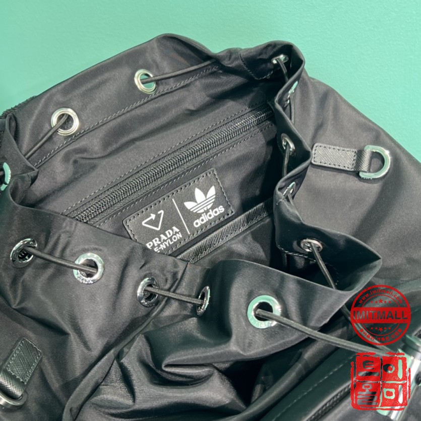prada_xxxxx_big_00008.jpg