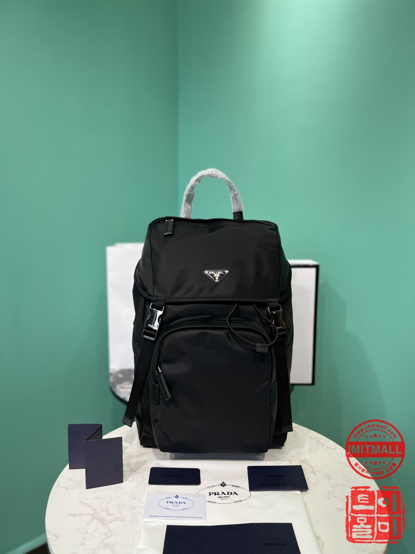 prada_xxxxx_big_00016.jpg