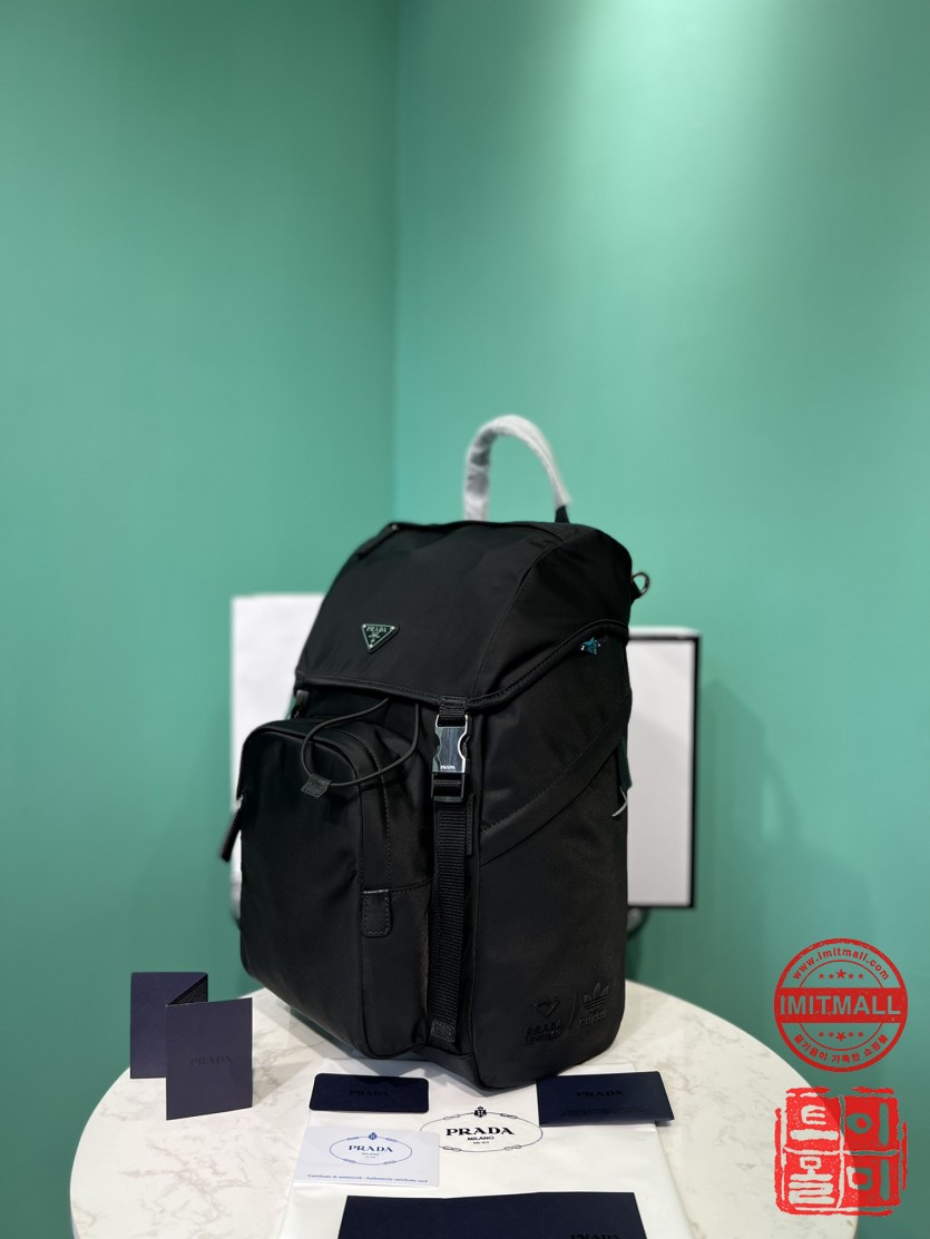prada_xxxxx_big_00017.jpg