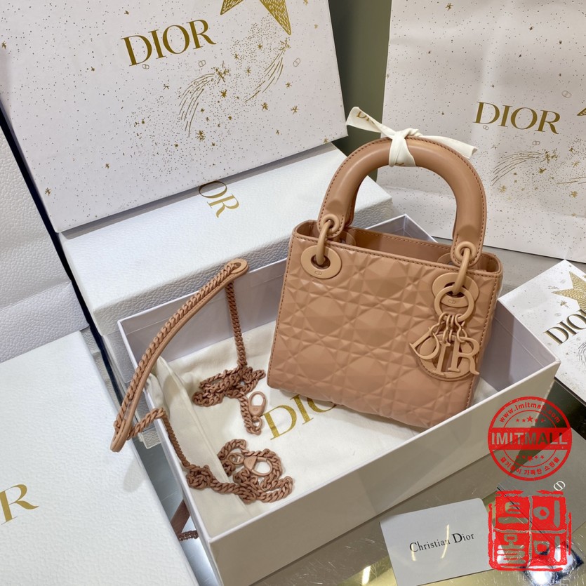 dior_xxxxx_big_00001.jpg