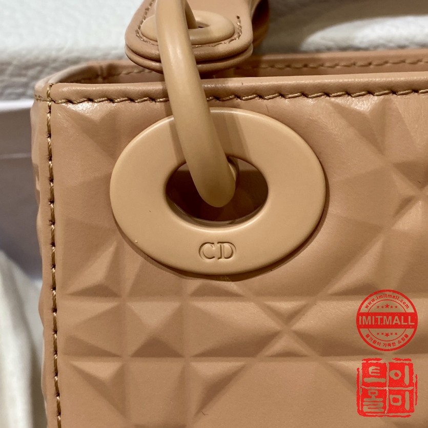 dior_xxxxx_big_00010.jpg