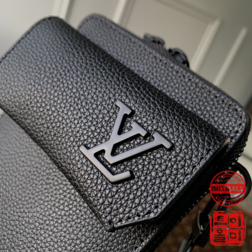 louis_vuitton_xxxxx_big_00003.jpg