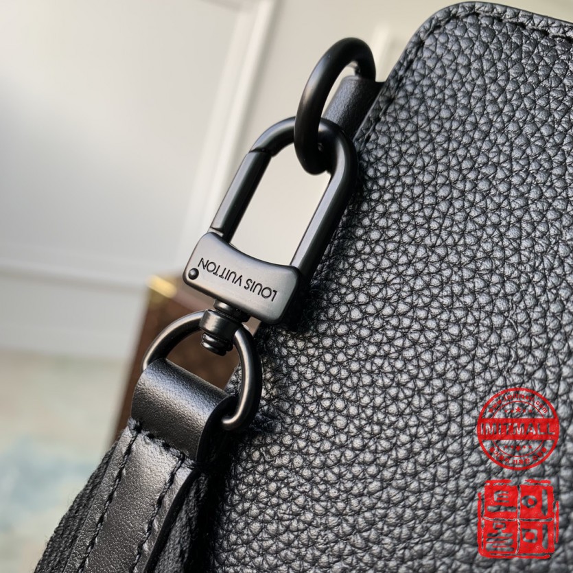 louis_vuitton_xxxxx_big_00005.jpg