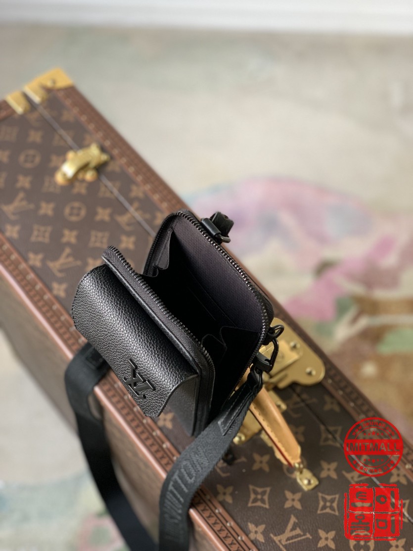 louis_vuitton_xxxxx_big_00007.jpg