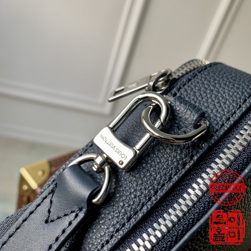 louis_vuitton_xxxxx_big_00006.jpg