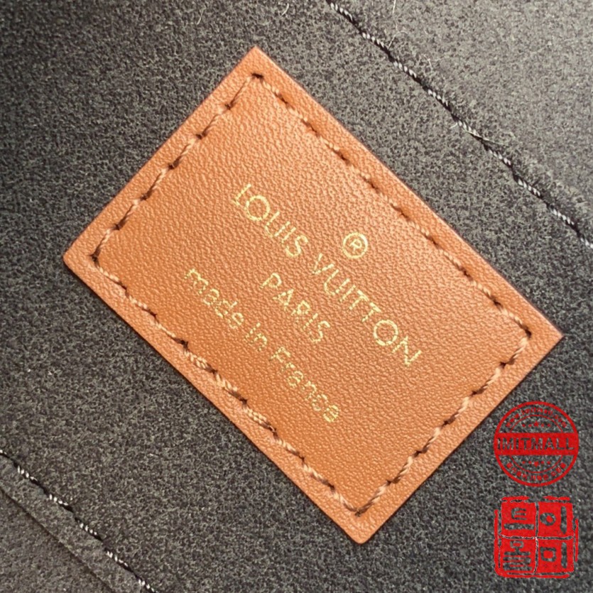 louis_vuitton_xxxxx_big_00007.jpg