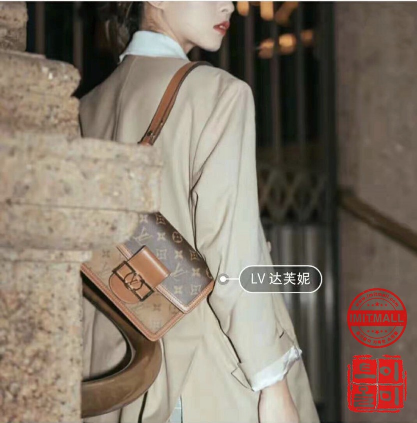 louis_vuitton_xxxxx_big_00010.jpg