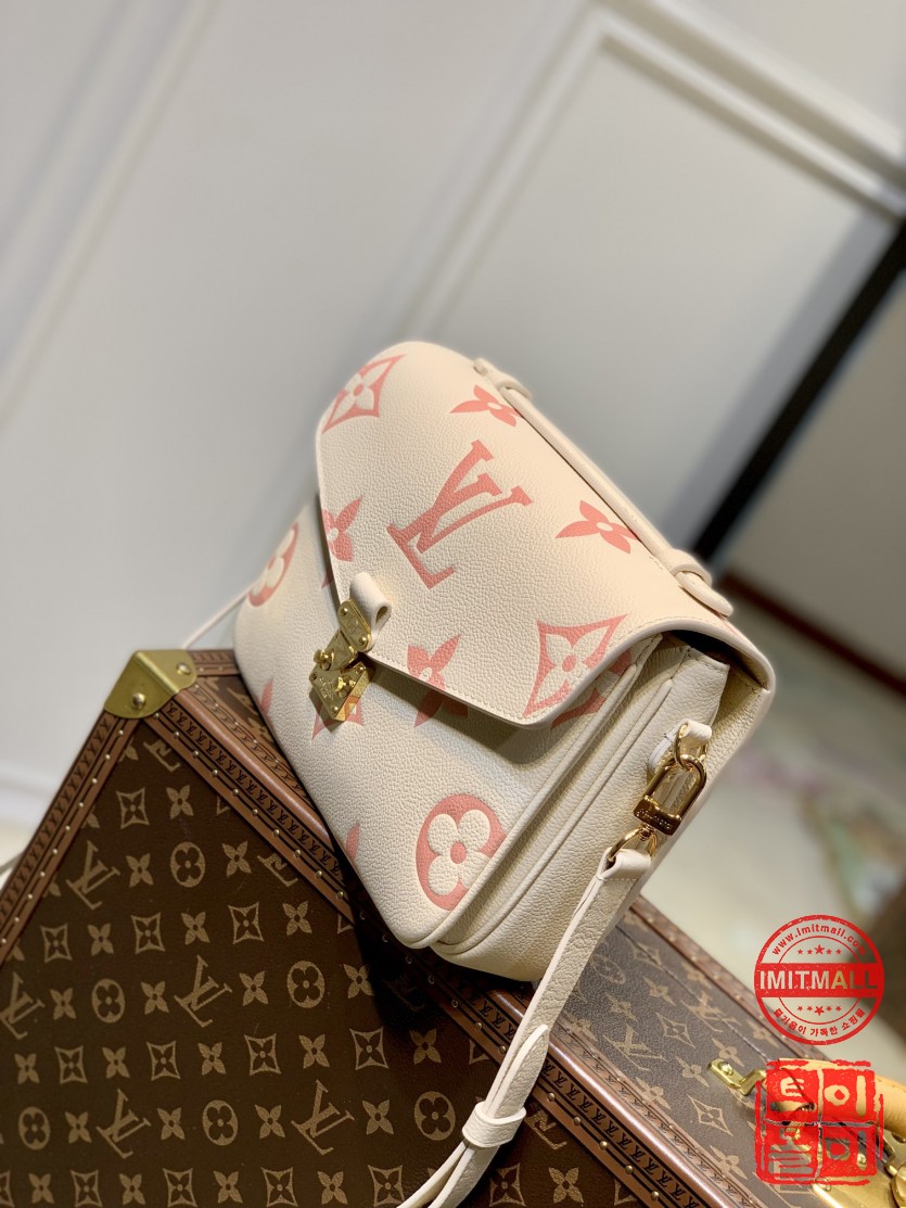 louis_vuitton_xxxxx_big_00002.jpg