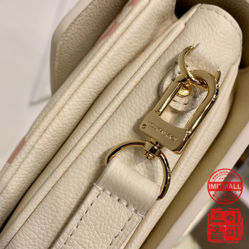 louis_vuitton_xxxxx_big_00006.jpg