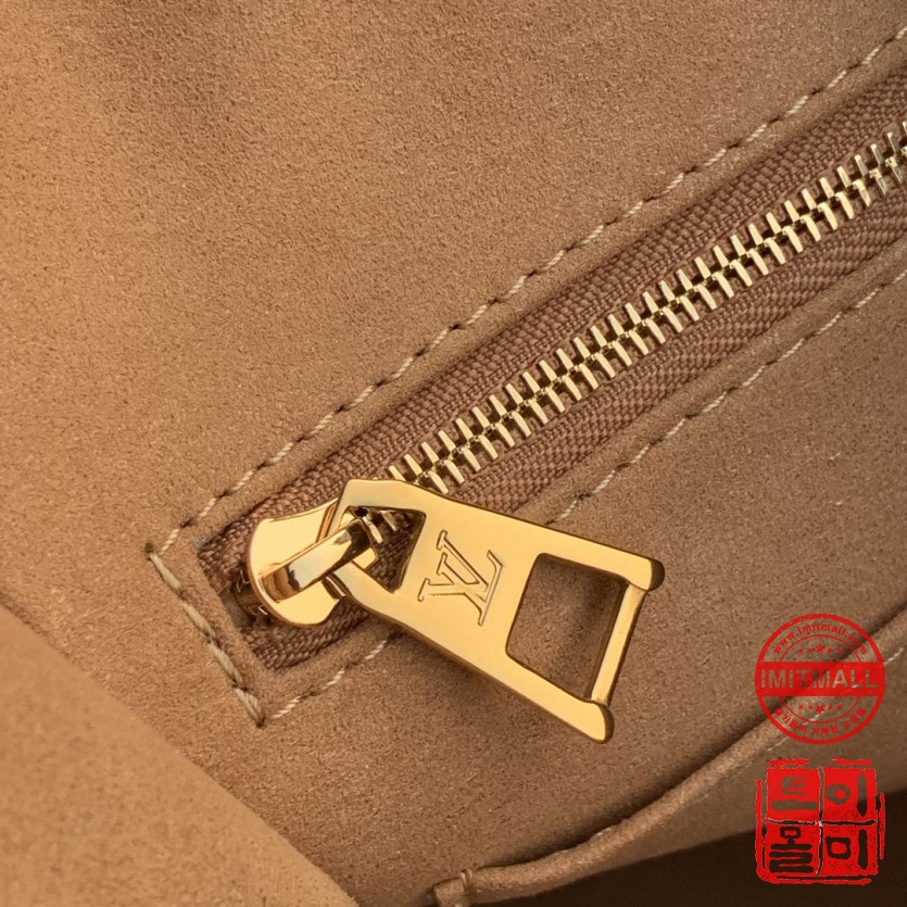 louis_vuitton_xxxxx_big_00006.jpg