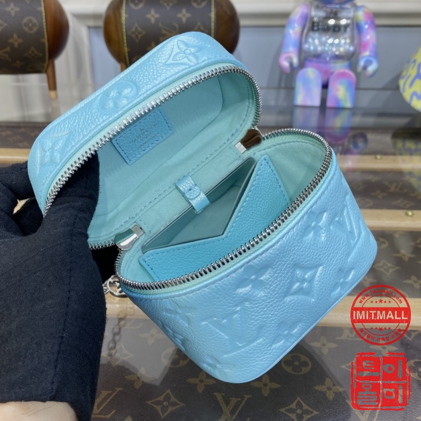 louis_vuitton_xxxxx_big_00009.jpg