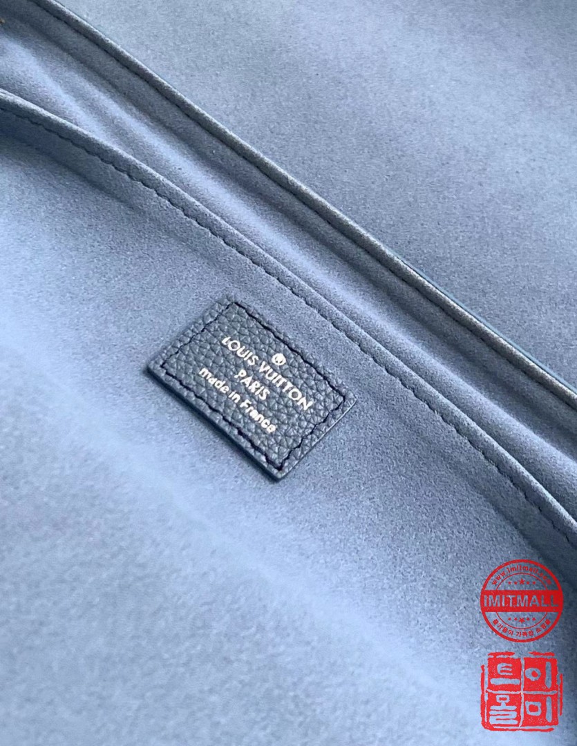 louis_vuitton_xxxxx_big_00009.jpg