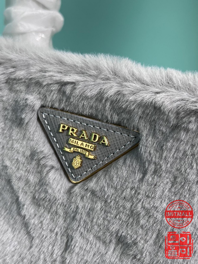 prada_xxxxx_big_00004.jpg
